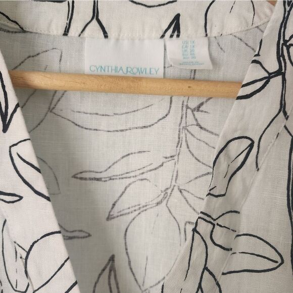 Cynthia Rowley Linen Minimalist Coastal White and Black Leaf Blouse - Picture 3 of 10